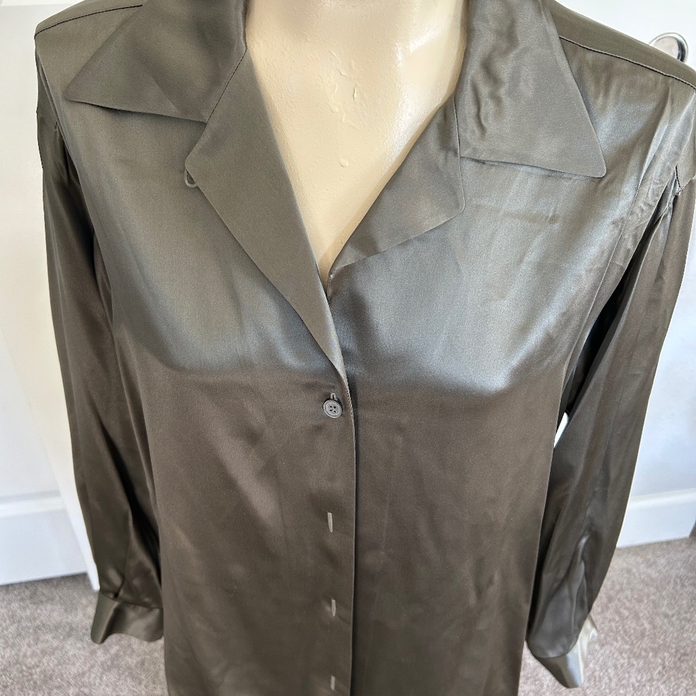 Linda Allard, gorgeous silk blouse, size 12. The softest silk. Never worn.